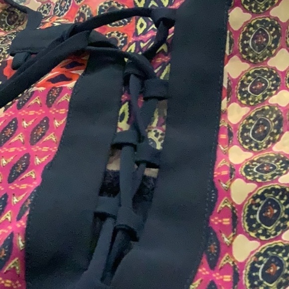 GREYLIN sheer blouse with long sleeves. Front tie. Size M - Picture 8 of 9